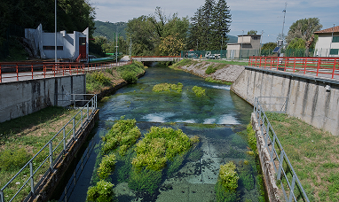 Un corso d'acqua presso l'Acquedotto del Peschiera